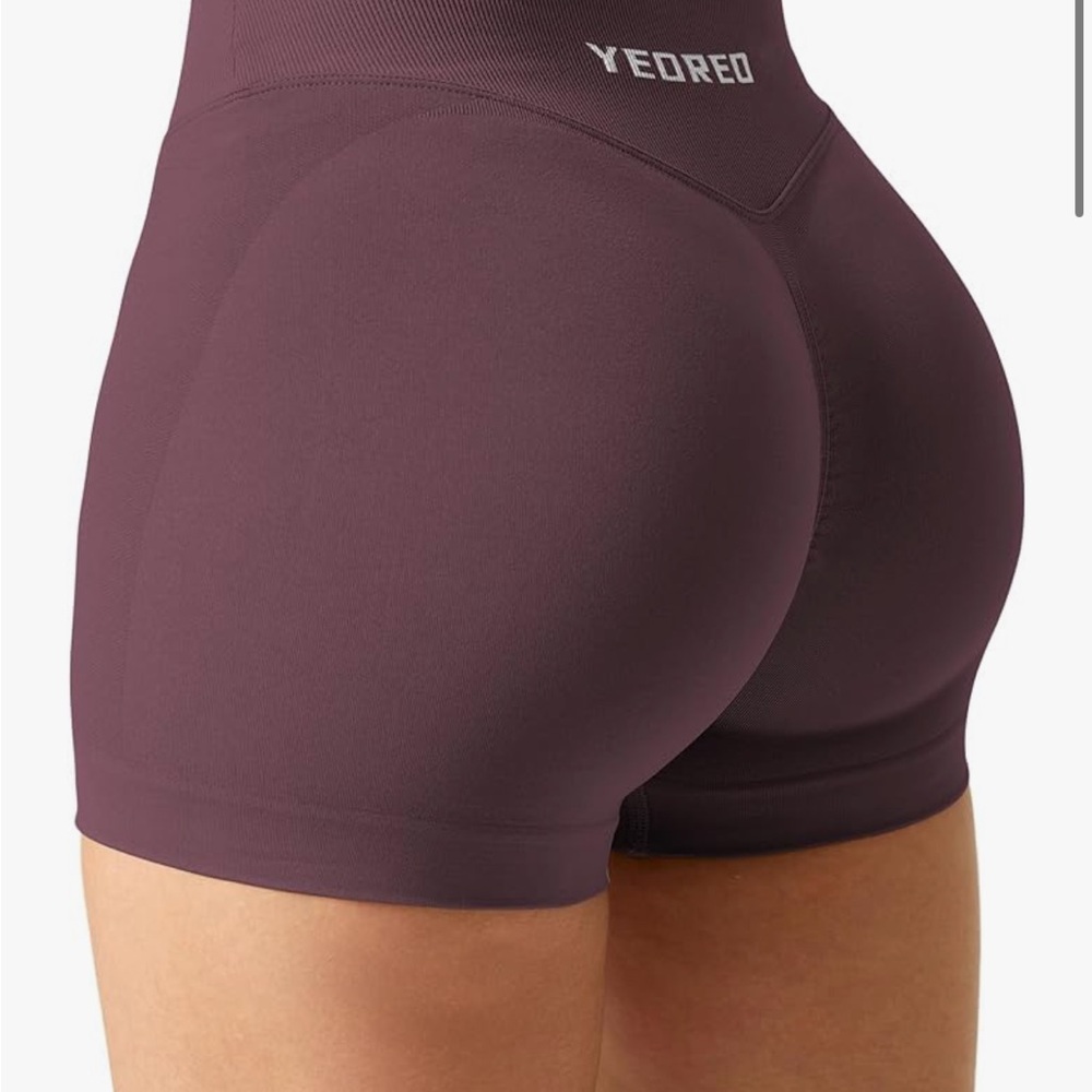 Yeoreo Rose Seamless Amplify Shorts - Picture 2 of 2